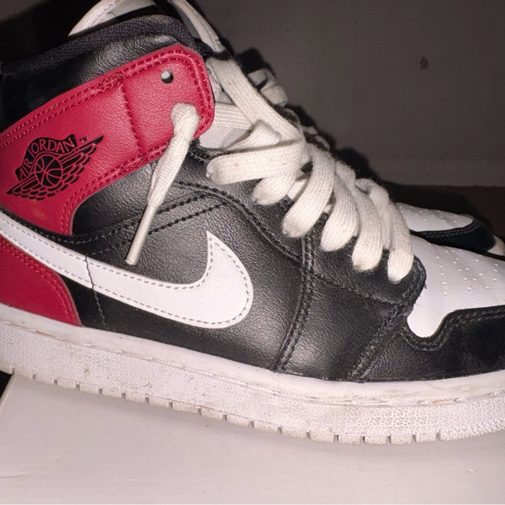 Jordan Kids High-Top Sneakers in Black/White/Red